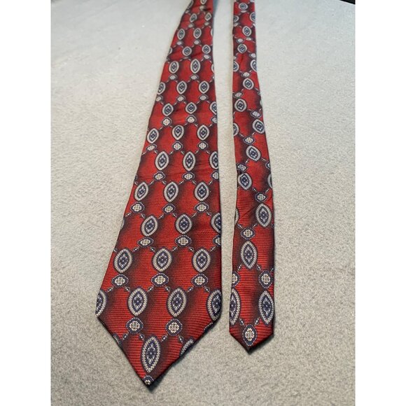Don Loper Beverly Hills Red Pattern Silk Tie Made in USA Mens Necktie - Picture 6 of 6